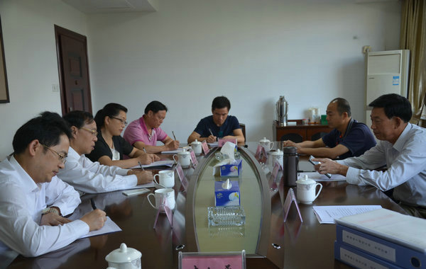 李劲夫听取岳阳市离退休干部党建工作情况汇报_副本