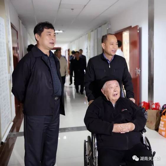 https://mmbiz.qpic.cn/mmbiz_jpg/aHXehgzia5MAlPnf6LJian25sLXy7icfG6jR1RicUu6wibeBtYpIKPRGhzx7KmhTZZlZYYu2sFR3ywia5N5sJZxw3q1w/640?wx_fmt=jpeg