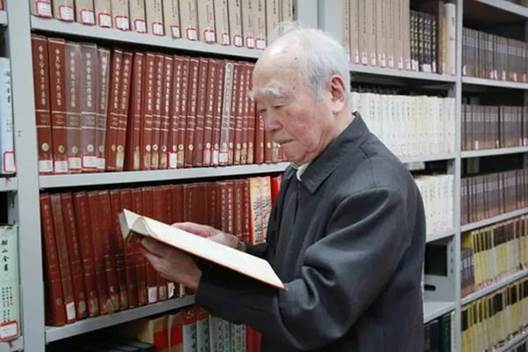说明: 沧南教授照片